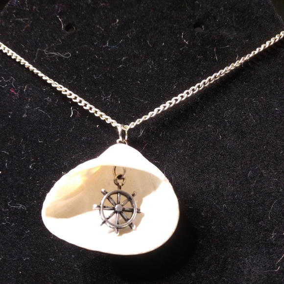 Necklace - Anchor in Shell - Handmade - Picture 2 of 2
